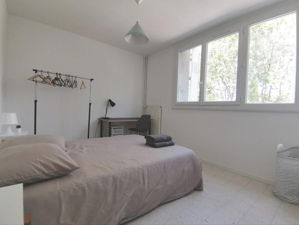 * 3bedrooms, 2free Parking, Wifi, Tram 8min * Apartamento *